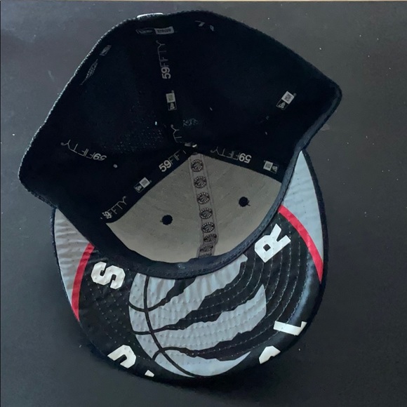 Raptors New Era 59 Fifty NBA on court official hat - Picture 4 of 6